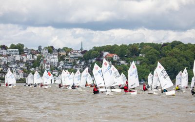 Erste Opti-Regatta des Jahres auf der Elbe