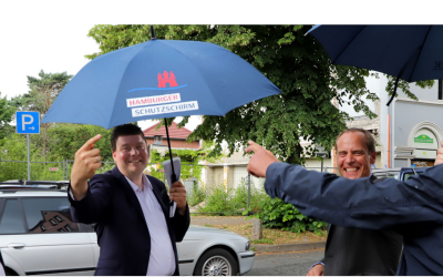 Finanz- und Bezirkssenator Dressel auf Sommert0ur