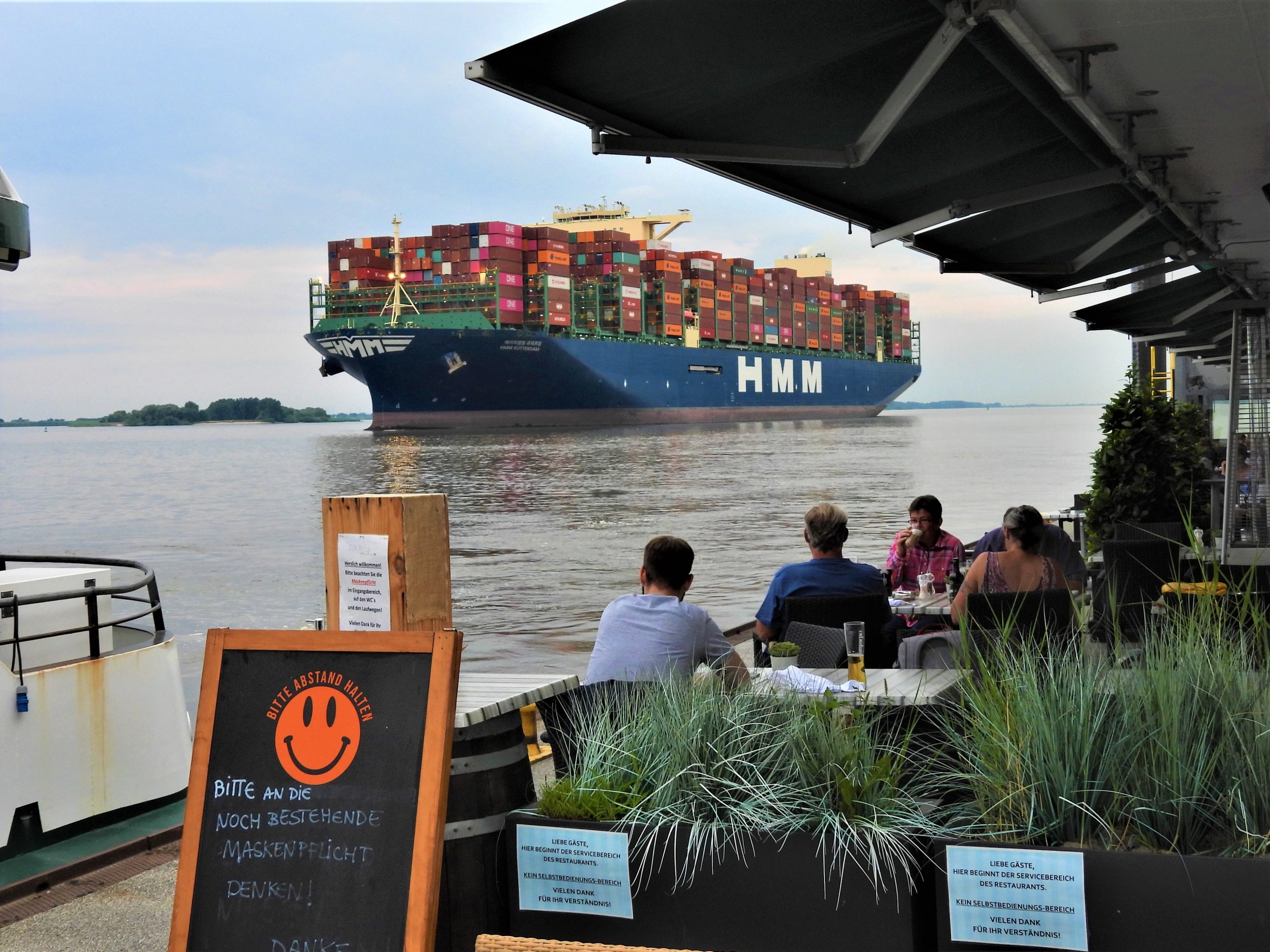169-Schiffe-Frachtschiffe-HMM-ROTTERDAM-Hamburg-Wasser-Hafen-Elbe-Fluss-DSCN9383-scaled-1
