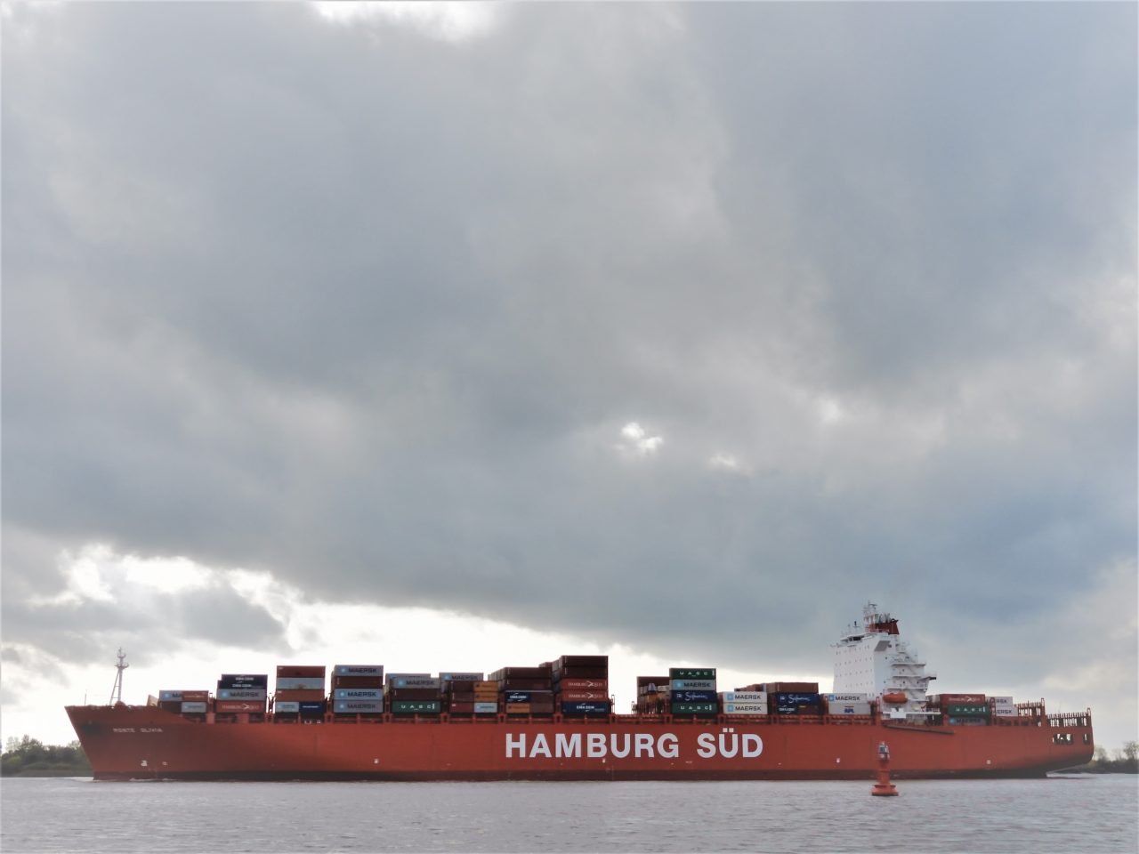 Maersk Schiff in Rot
