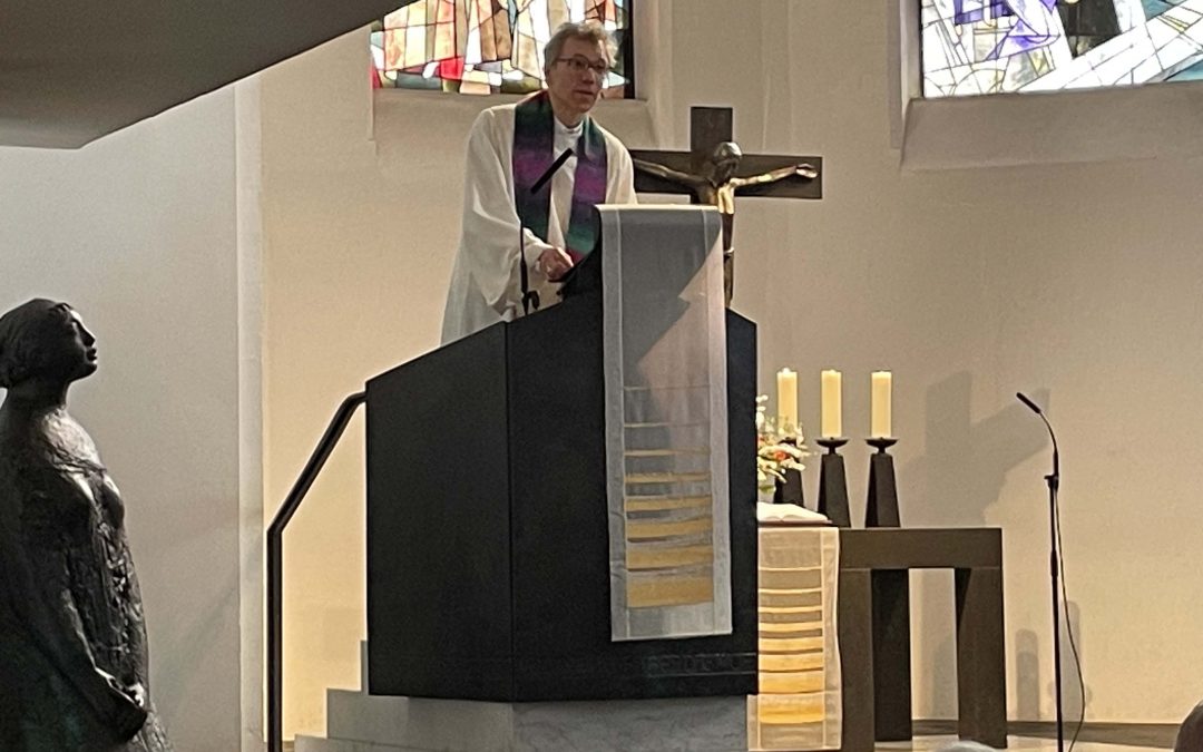 Pastor Frank Engelbrecht stellt sich der Gemeinde vor