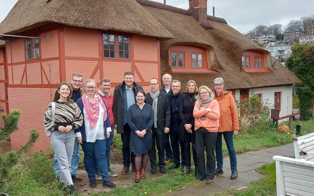 Finanzsenator Dressel besucht das Fischerhaus
