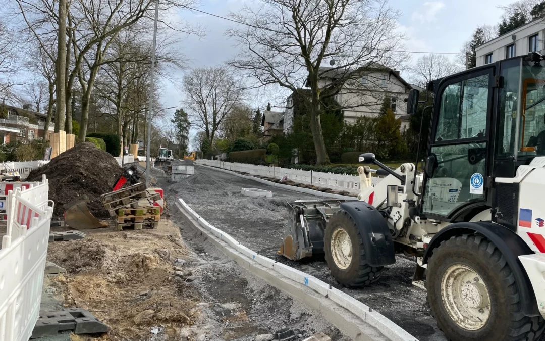 Straßenverbreiterung oder Fußballplatz?