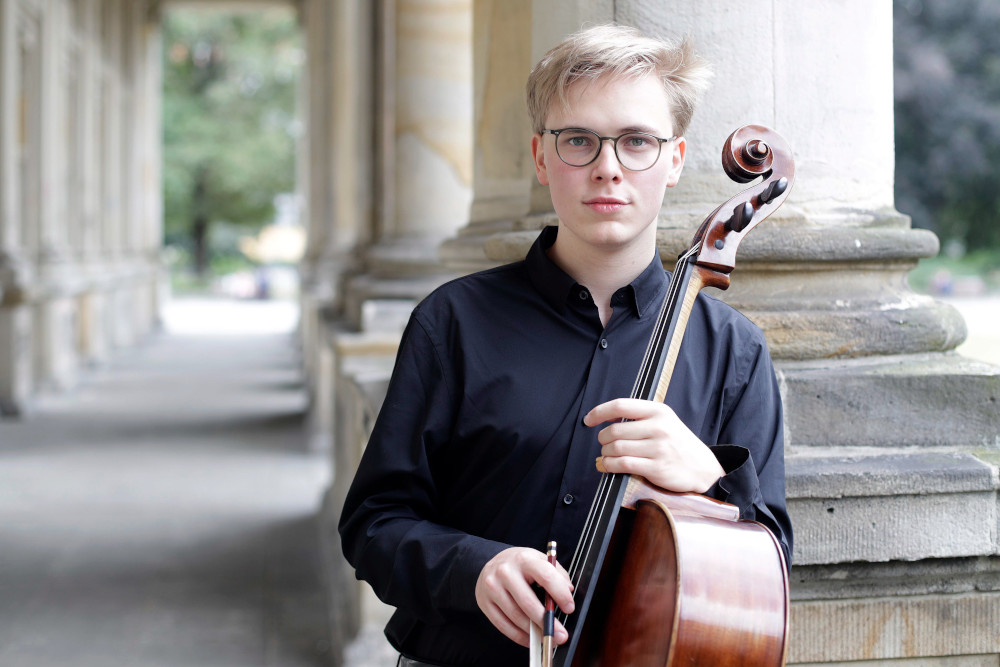 Philipp-Schupelis-aEWgWj Philipp-Schupelis-aEWgWj