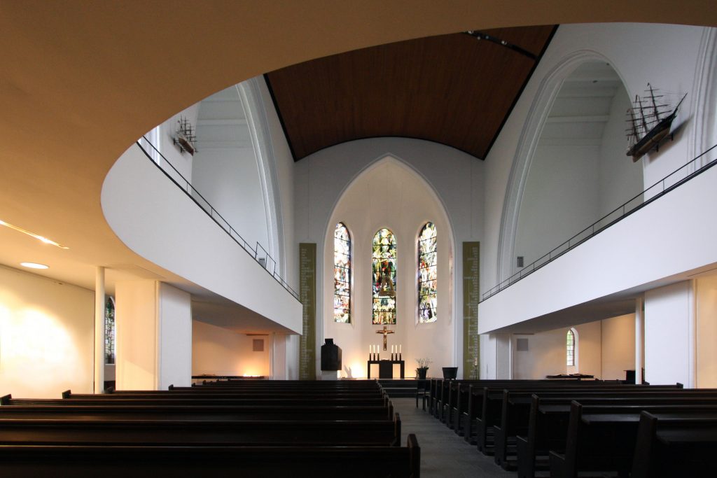 Kirche weiss innen