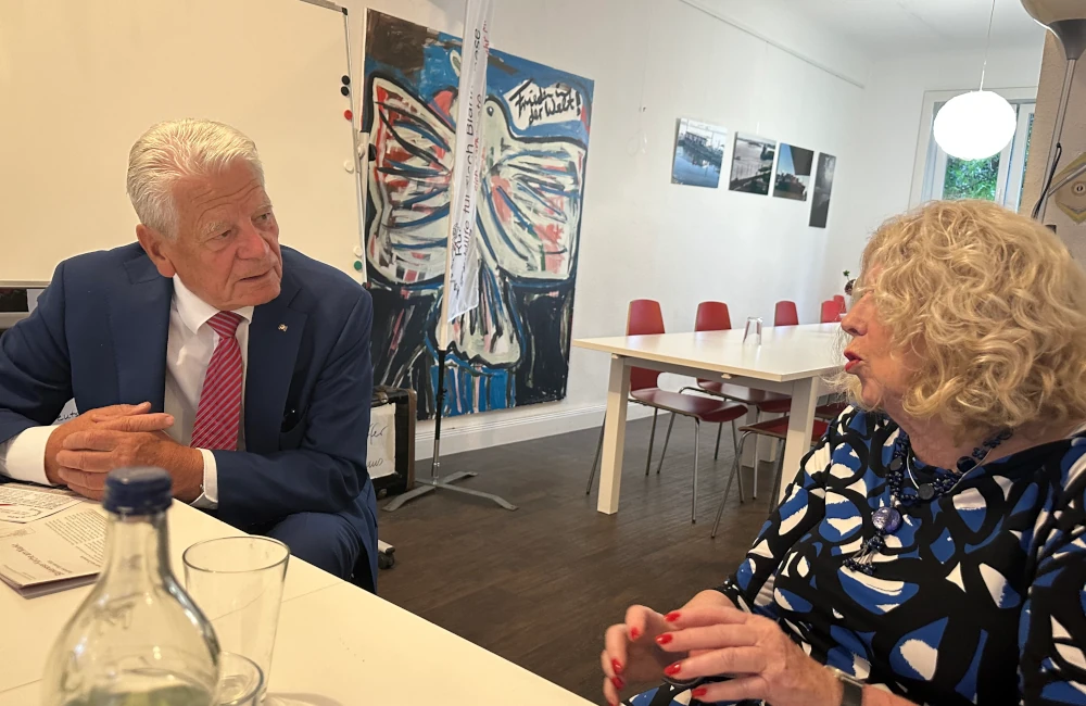 Bundespräsident Gauck beim Runden Tisch