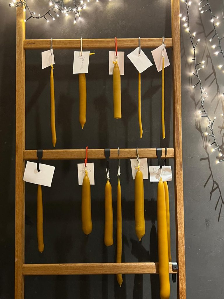 TAFEL.Kerzengarderobe 01