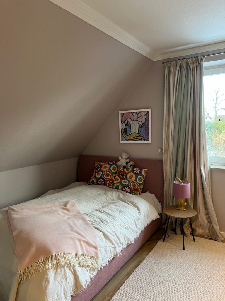 Baumweg.Ellas ZImmer