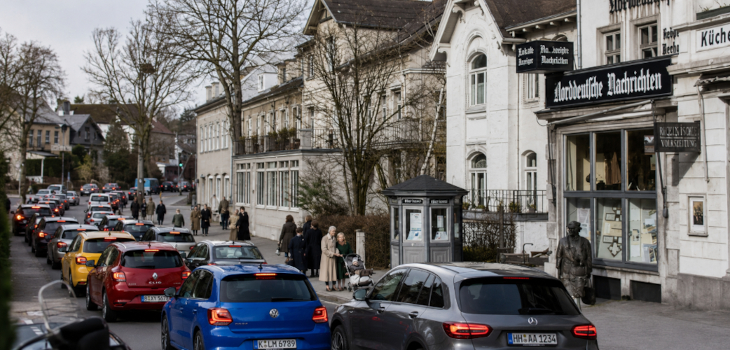Bahnhofstrasse… Bahnhofstrasse...