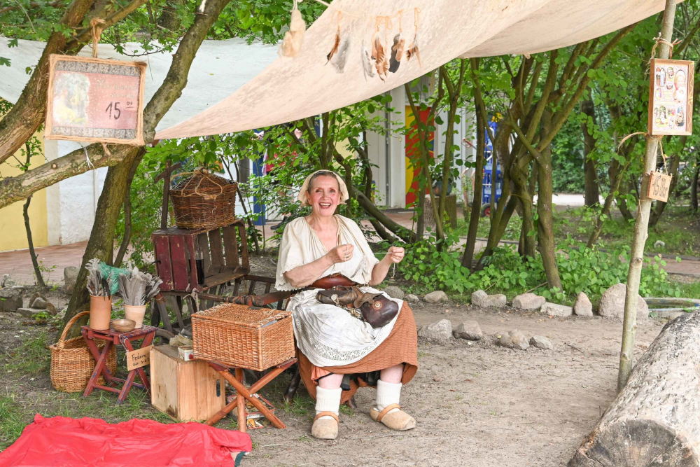 ElbeCamp_3000x2000px_M„rchenerz„hlerin Gudrun