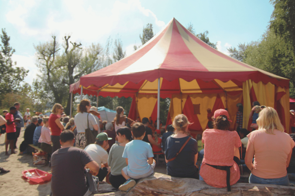 ElbeCamp_3000x2000px_Zirkus Abrax Kadabrax