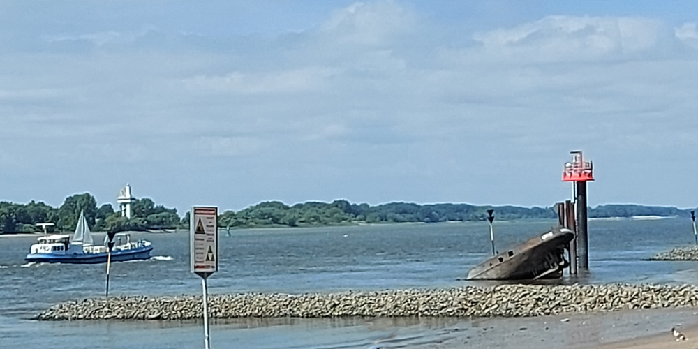 Strandlaeufer.Uwe Strandlaeufer.Uwe